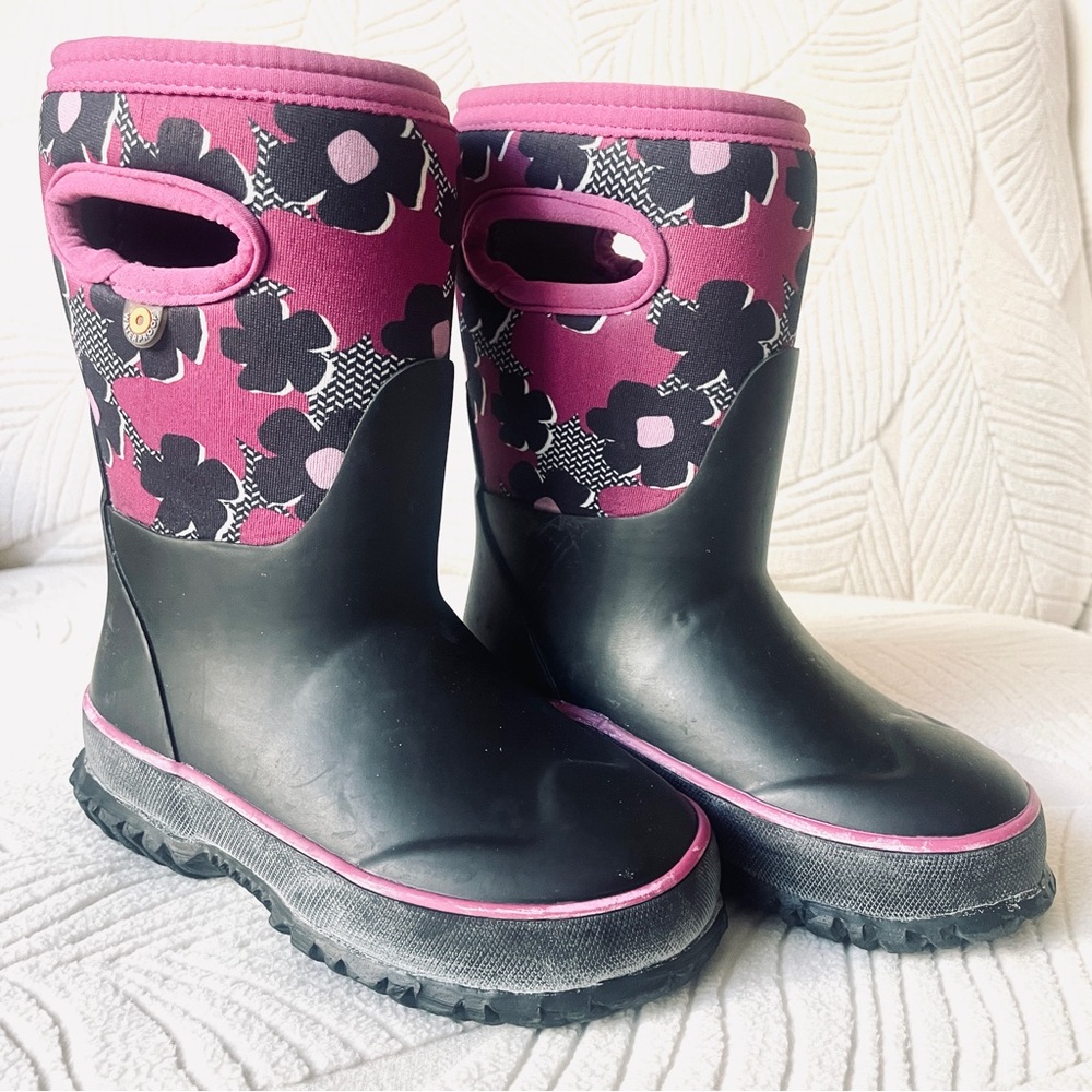 Bogs Kids' Black and Pink Floral Boots